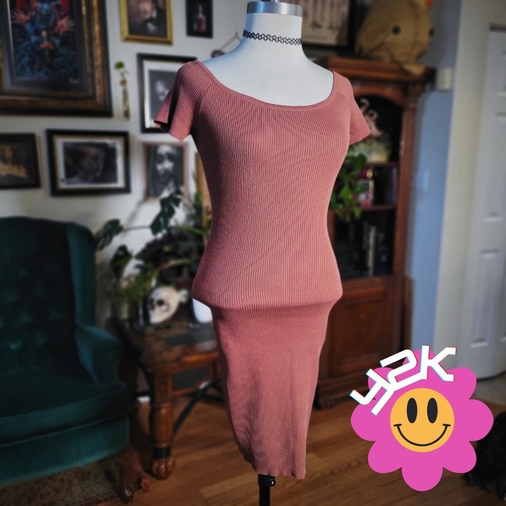 Charlotte Russe Bodycon Dress Ribbed Knit Mauve Pink Scoop Neck Midi Size Medium